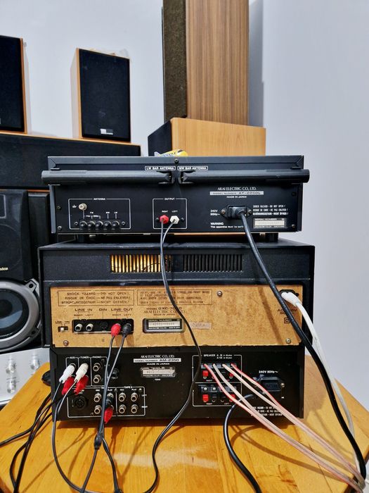 Linie Akai : Akai AM 2350 - Akai GXC 704D - Akai AT 2250L  -Made In Japan