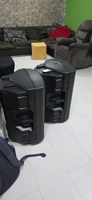 Vând boxe FBT HIMAXX 60A