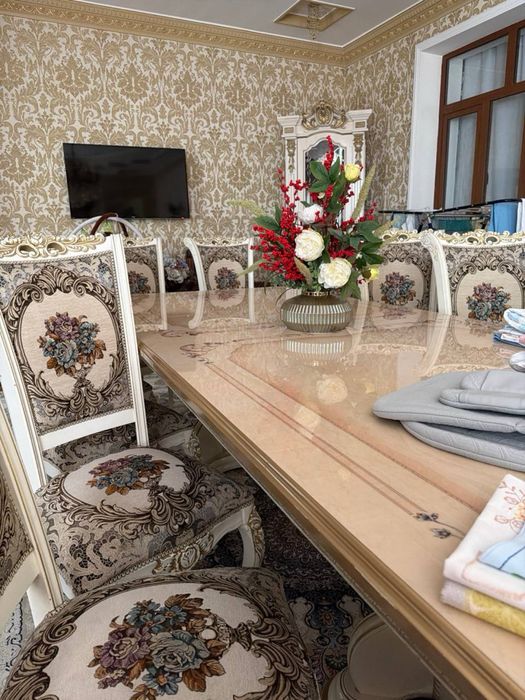 Стол стулья мебель