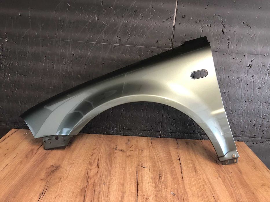 Aripa Fata Stanga VW Passat B5.5 An 2000-2004 (LA6W (Verde))