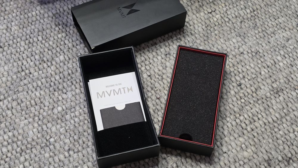 Ръчен часовник MVMT