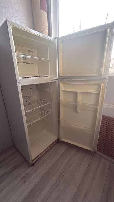 Холодильник б/у продается