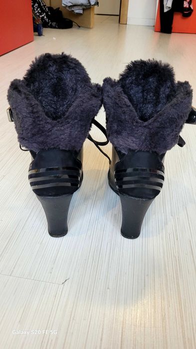 Дамски зимни обувки адидас selena gomez