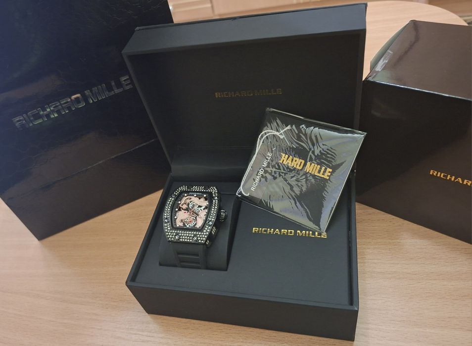 Чисто нов часовник Richard Mille