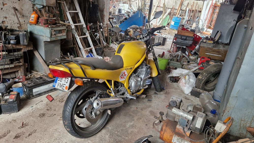 Motocicleta Yamaha xj600n