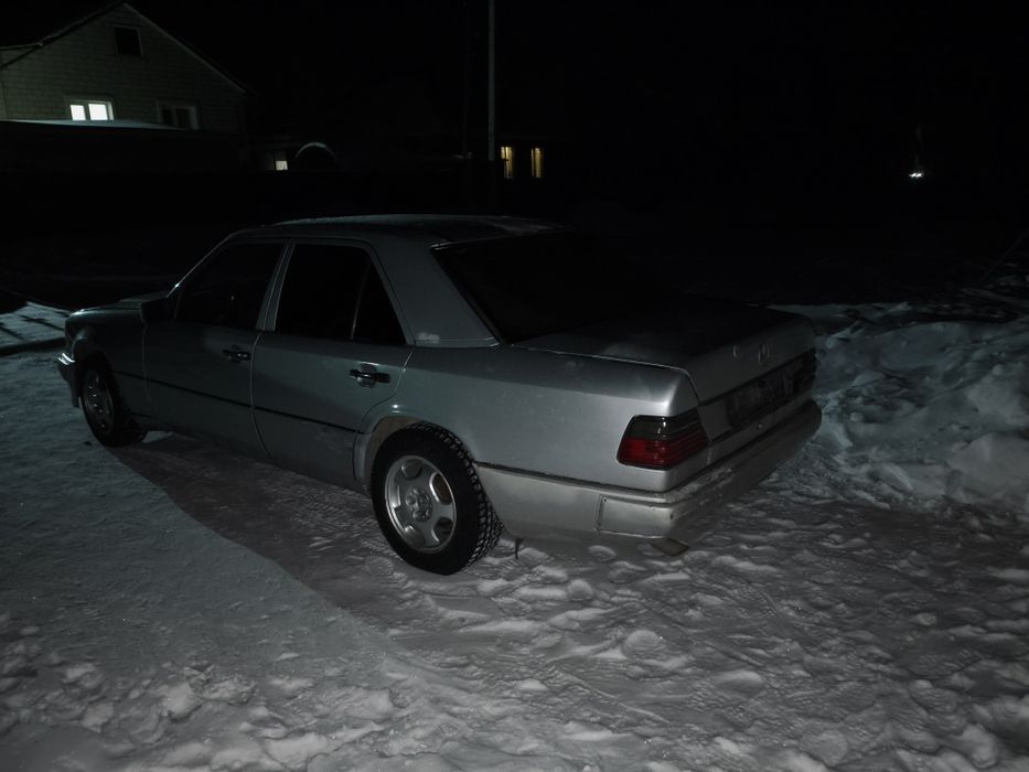 Mercedes Benz 220E W124