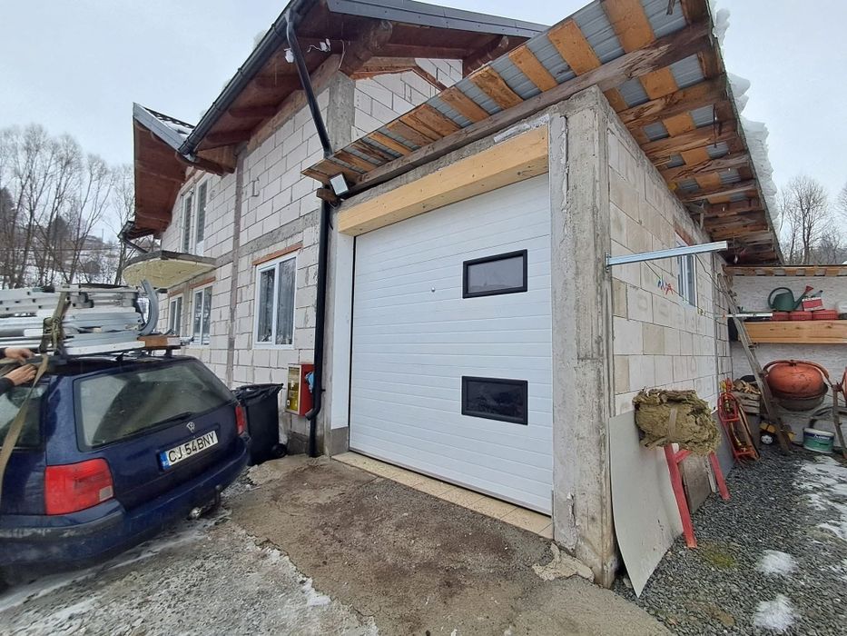 Ușa de garaj/ uși secționale/ usi tip rulou/ uși hală