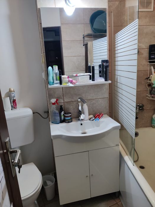 Închiriez garsoniera Cerna, Tractorul