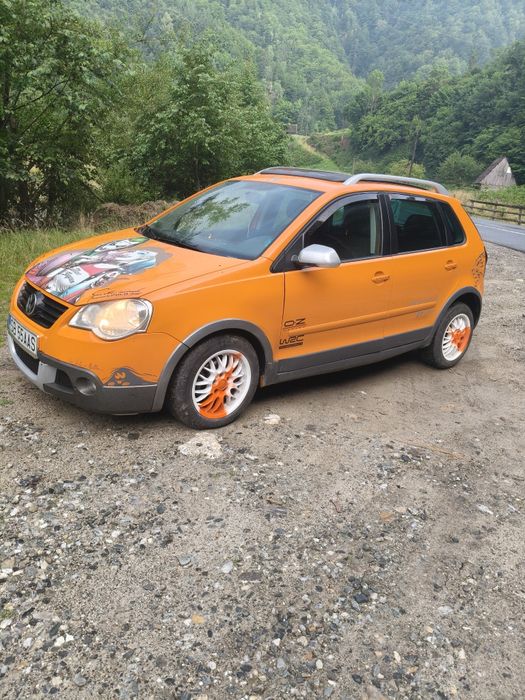 VOLKSWAGEN Polo