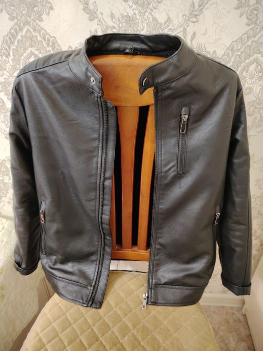 Продам  куртку для мальчика