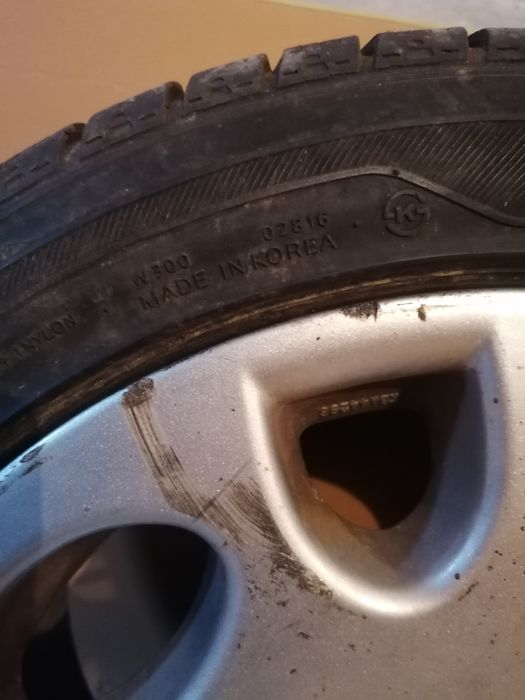 Алуминиеви джанти с гуми