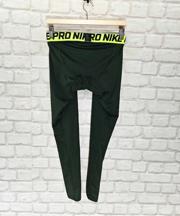 NIKE Compression Dri Fit Оригинален мъжки клин за бягане / фитнес размер М