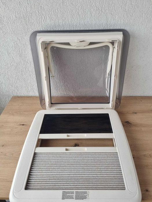 Trapă nouă DOMETIC 40x40 cm Mini Heki Style