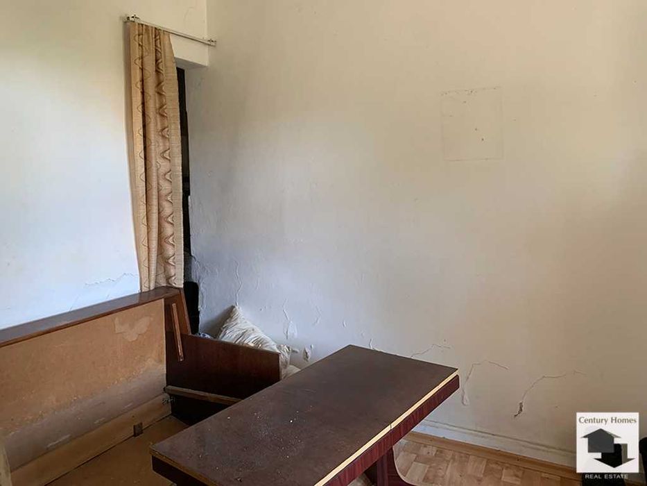 105595 Очарователна триетажна къща с гараж и двор във Велико Търново