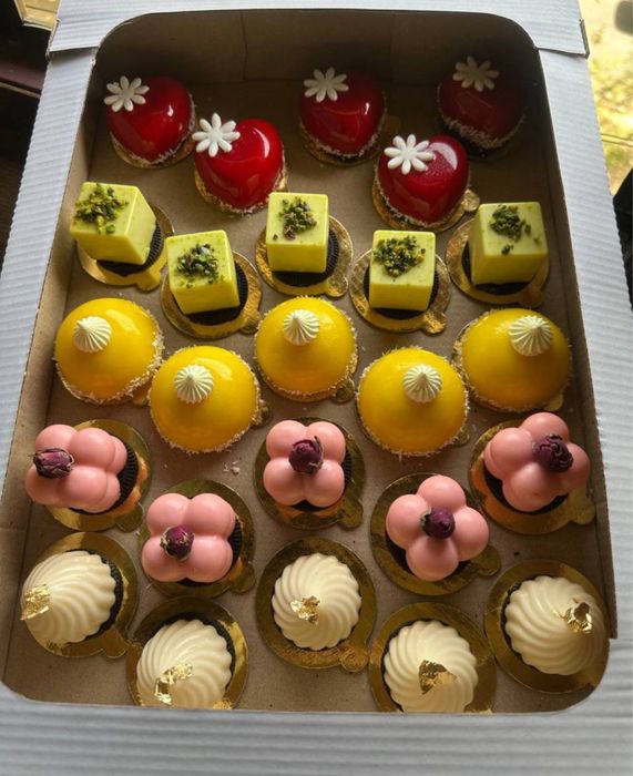 чак-чак , богирсок,мусс , пироженый