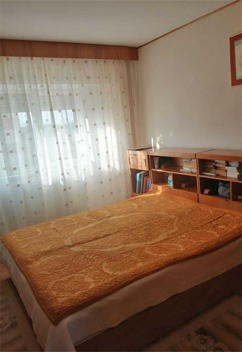 Vând ap. 3 cam. decomandat, central, suprafata generoasă, Brăila,