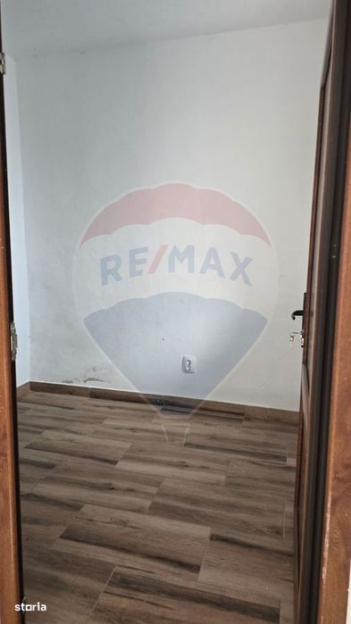 Casă  cu 2 camere de vânzare