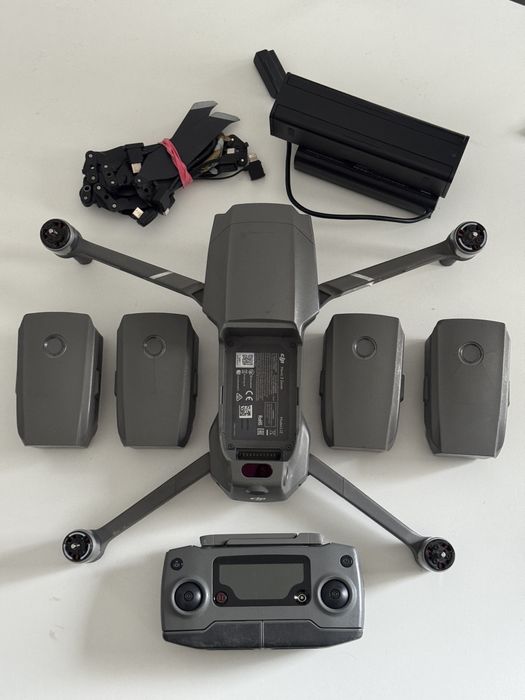 DRONA Mavic 2 Zoom + Hub original DJI incarcare 4 acumulatori