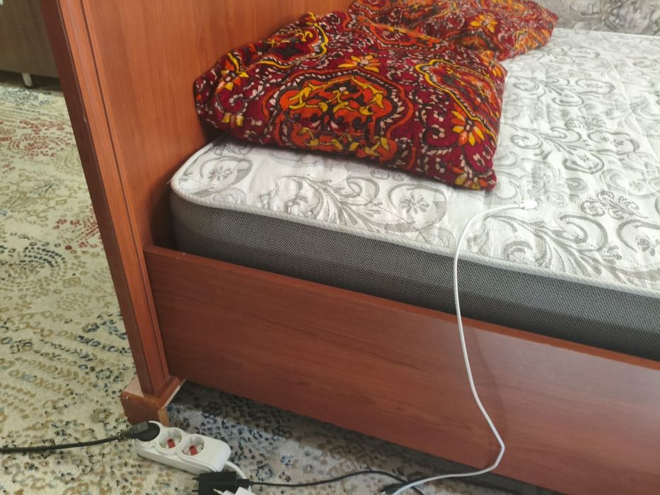 Двуспальные кровати