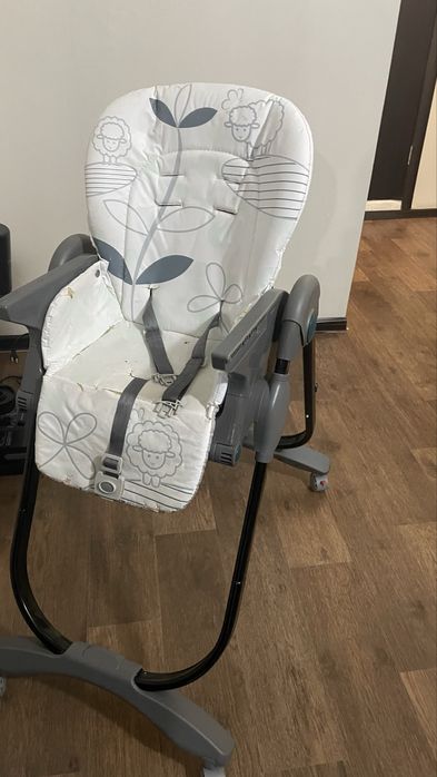 Продам коляску б/у и детский стульчик+ходунок