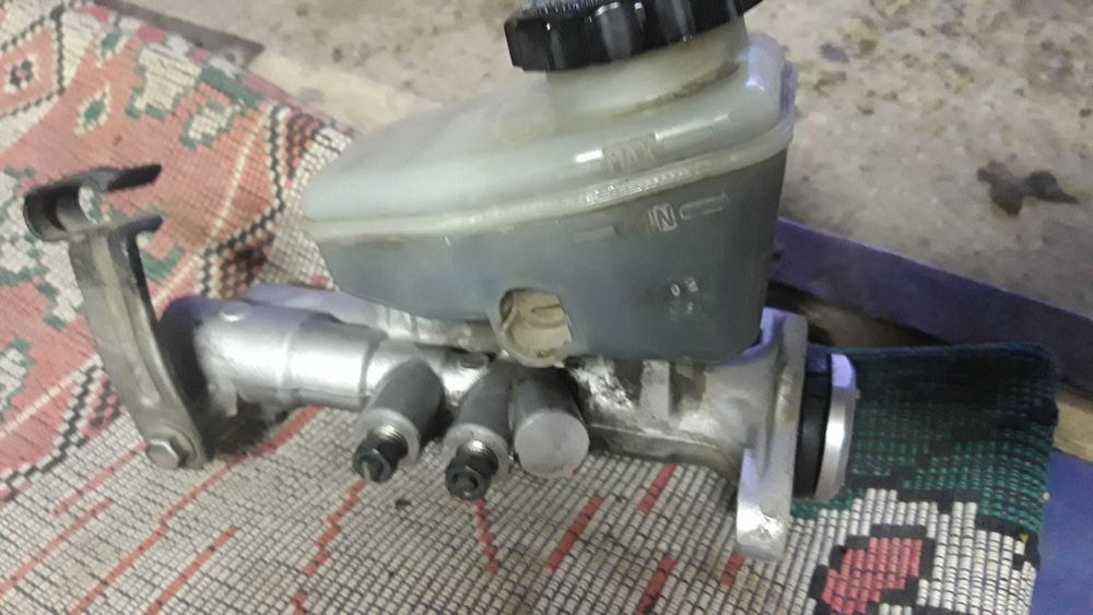 Продам главный тормозной цилиндр.