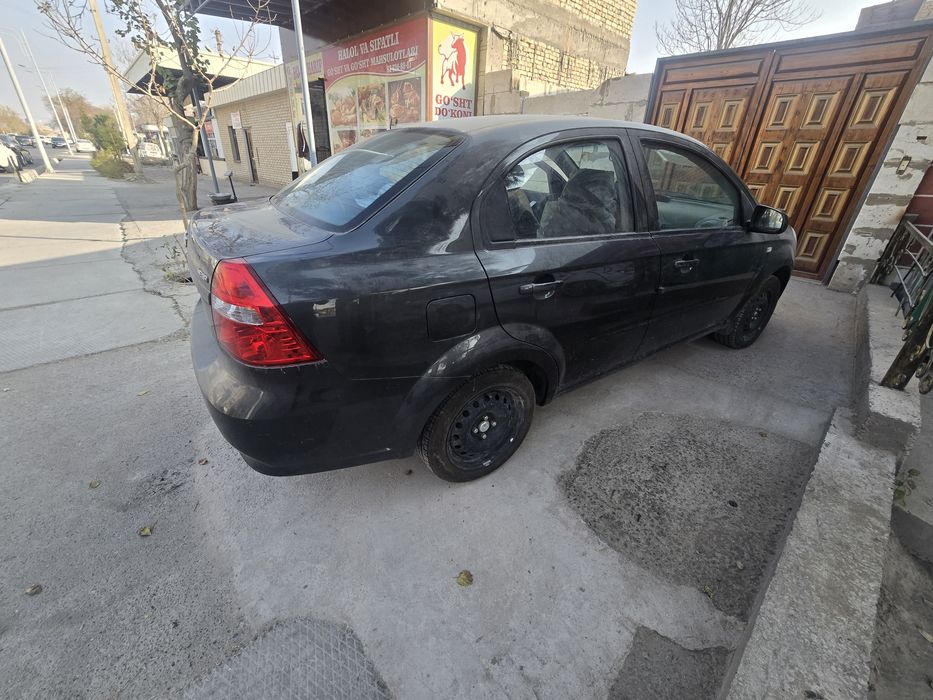 Avtomashina ravon chevralet sotiladi