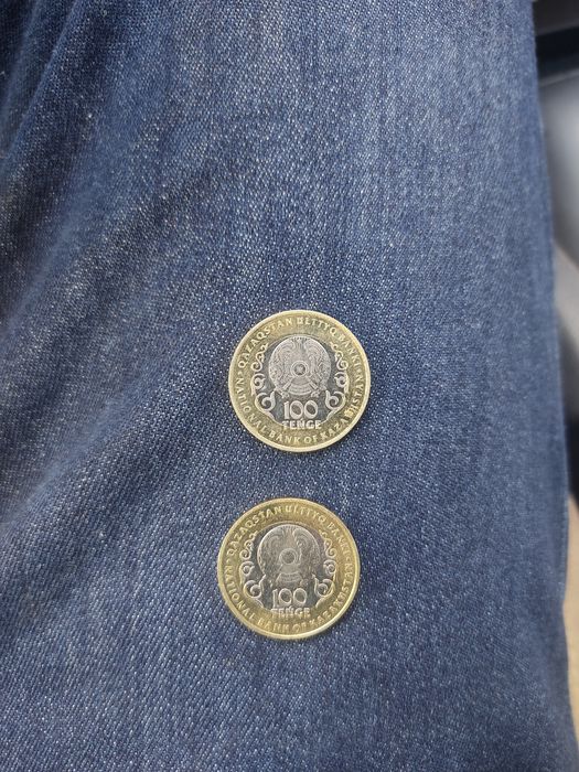 Продам монеты 100 тенге 2 шт