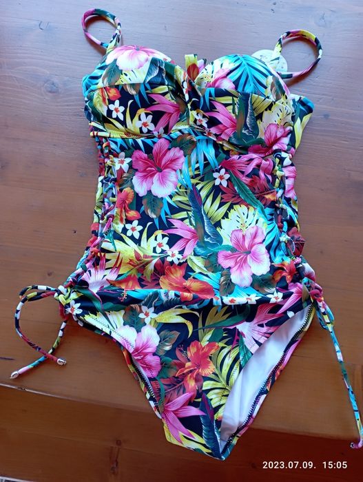 Costum de baie dama