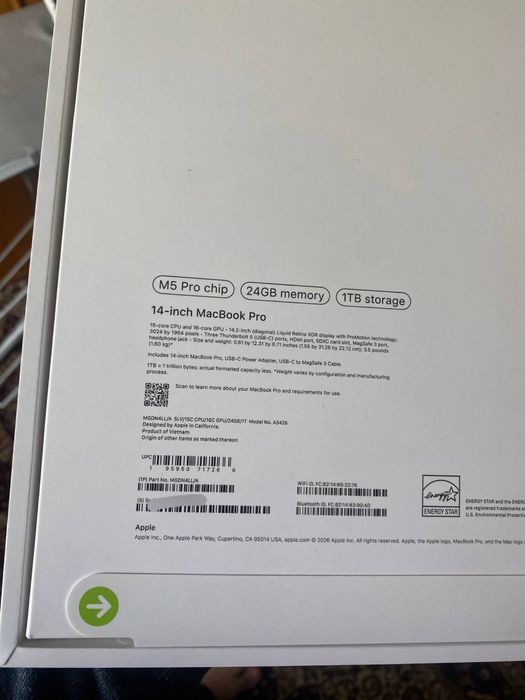 Macbook Pro M5 Pro 24GB/1TB/SILVER Mega Sale!