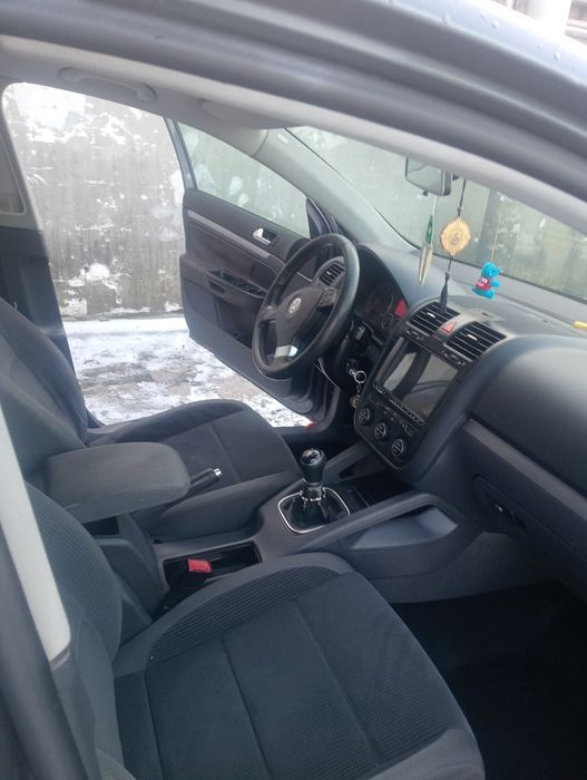 Vând vw Jetta 19 tdi