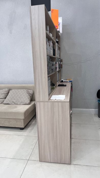 Мебель с зеркалами для парикмахерской