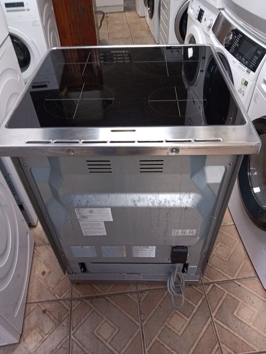 Иноксова свободно стояща печка с керамичен плот Gorenje 2 год.Гаранция