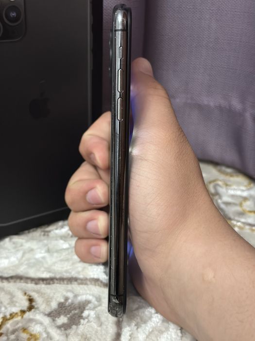 Продам iPhone 11 pro max (айфон 11 про макс)