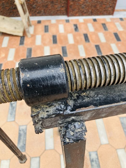 Zajim yog’och ishlovi uchun eshik mebelar