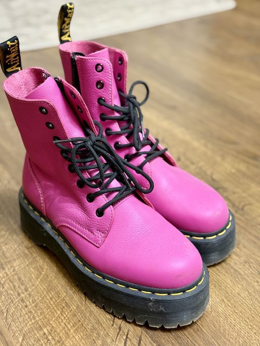Обувки Dr. Martens, неразличими от нови, в изключително състояние!
