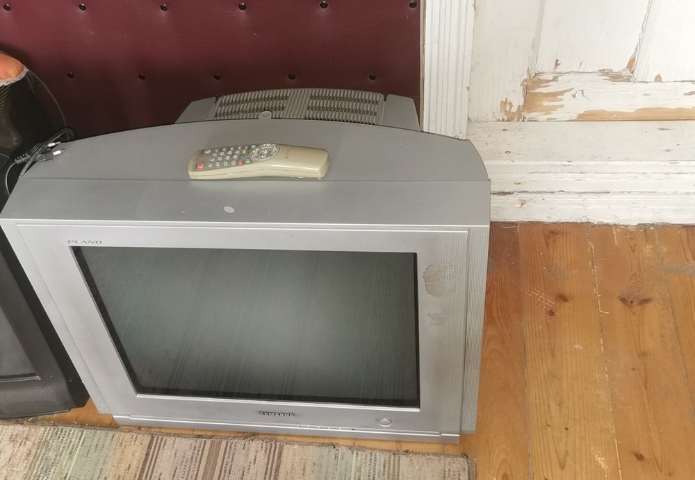 Продавам телевизор  "Samsung Plano-flat"