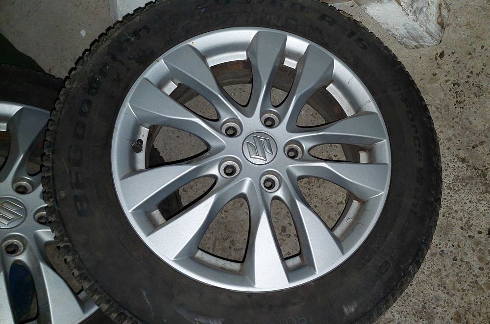 Jante originale suzuki cu cauciucuri de iarna