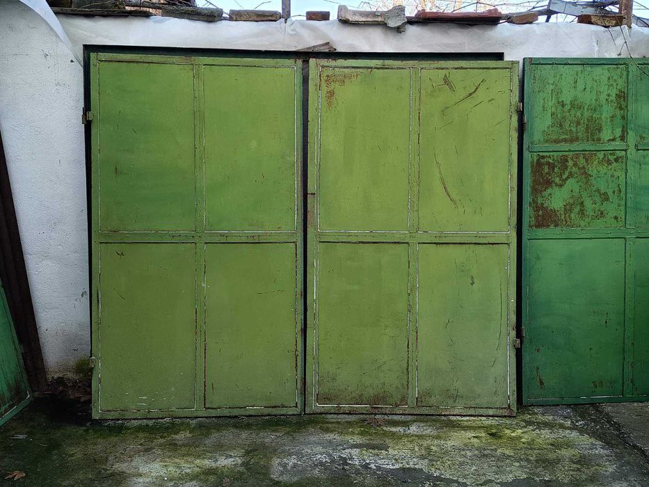 Метални гаражни врати