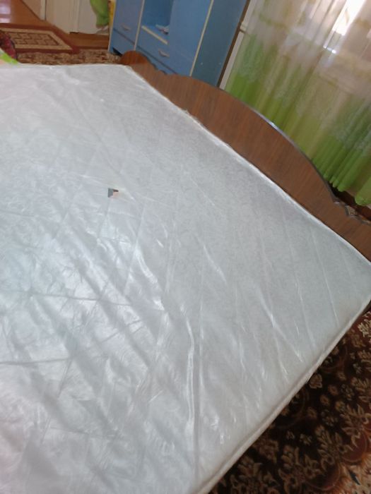 Dvuxspalniy spalniy krovat kravat karovat karavat.