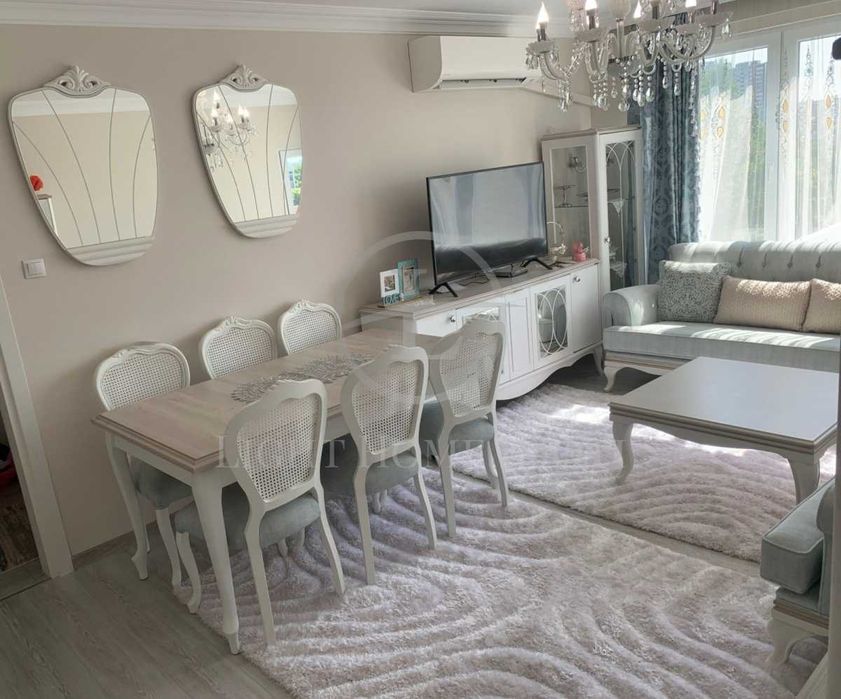 Продава се Тристаен апартамент в Пловдив, Изгрев - 68 кв.м за 1500 €/кв.м - Снимка #1