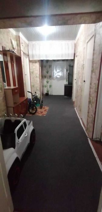 Продаётся 5 комнатная квартира.  5 хонали уй сотилади.