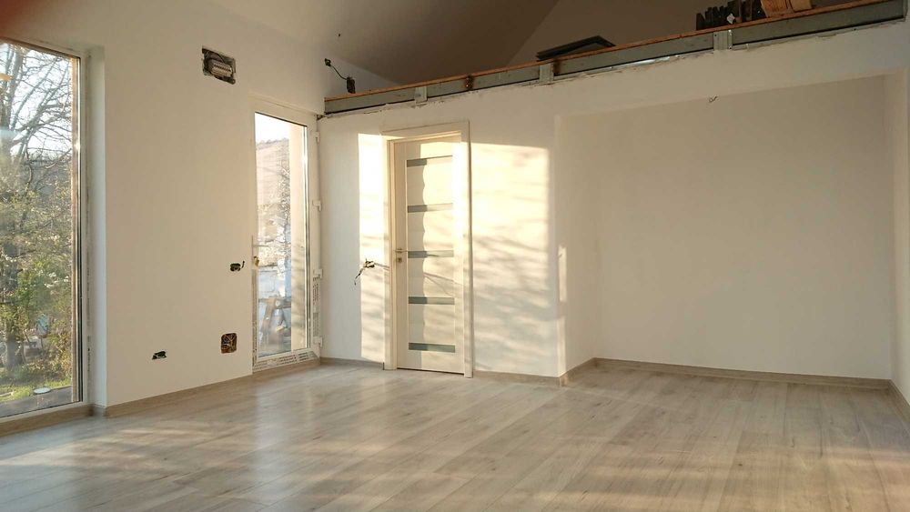 Casa noua cu Teren de 3000mp Intravilan 12 km de Pitesti