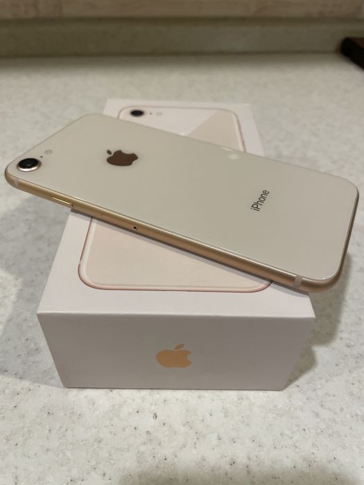 iPhone 8 (с коробкой)