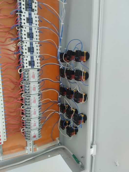 Электрик монтажник