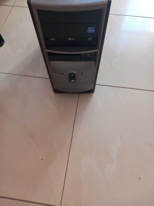 Продава се работещ компютър ASUS P5KPL-CM