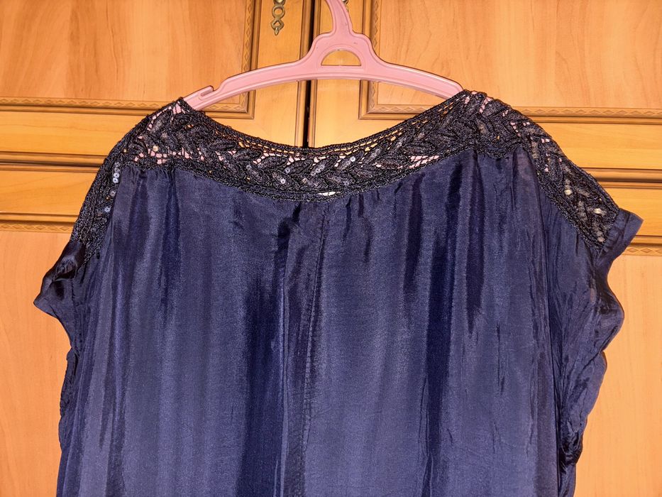 Очень красивое платье из капрона 48-52р.