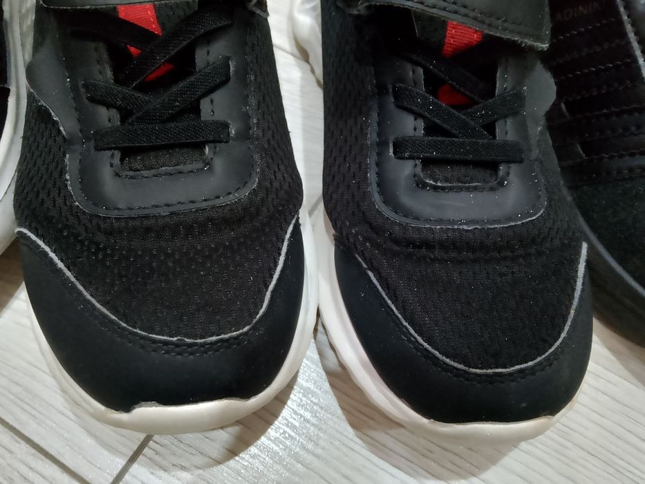 Кроссовки ботинки 34 размер три пары за 1000