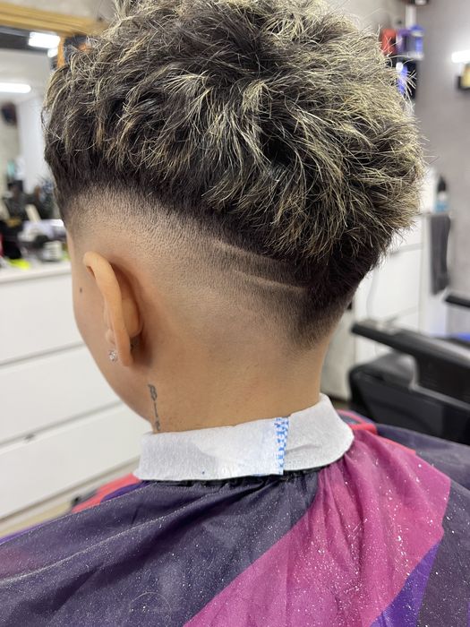 Cauti frizer si nu gasesti contacteaza-ma