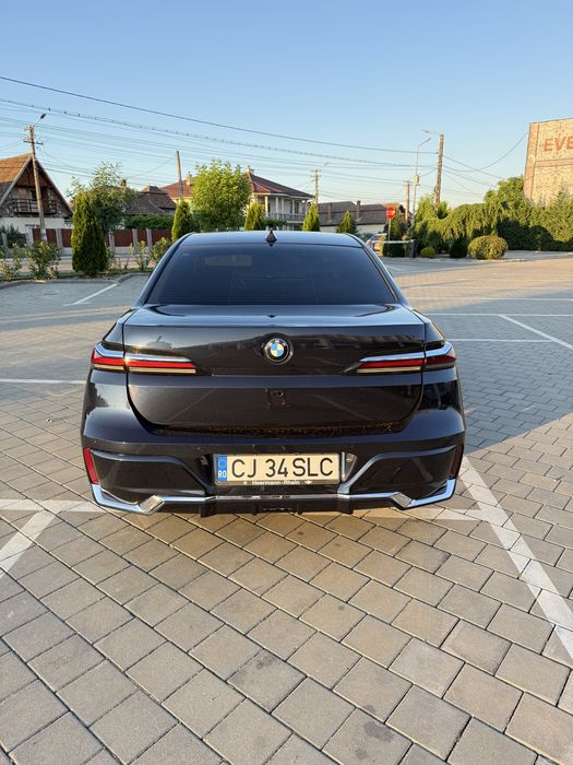 DE VANZARE BMW 7 40d    G70