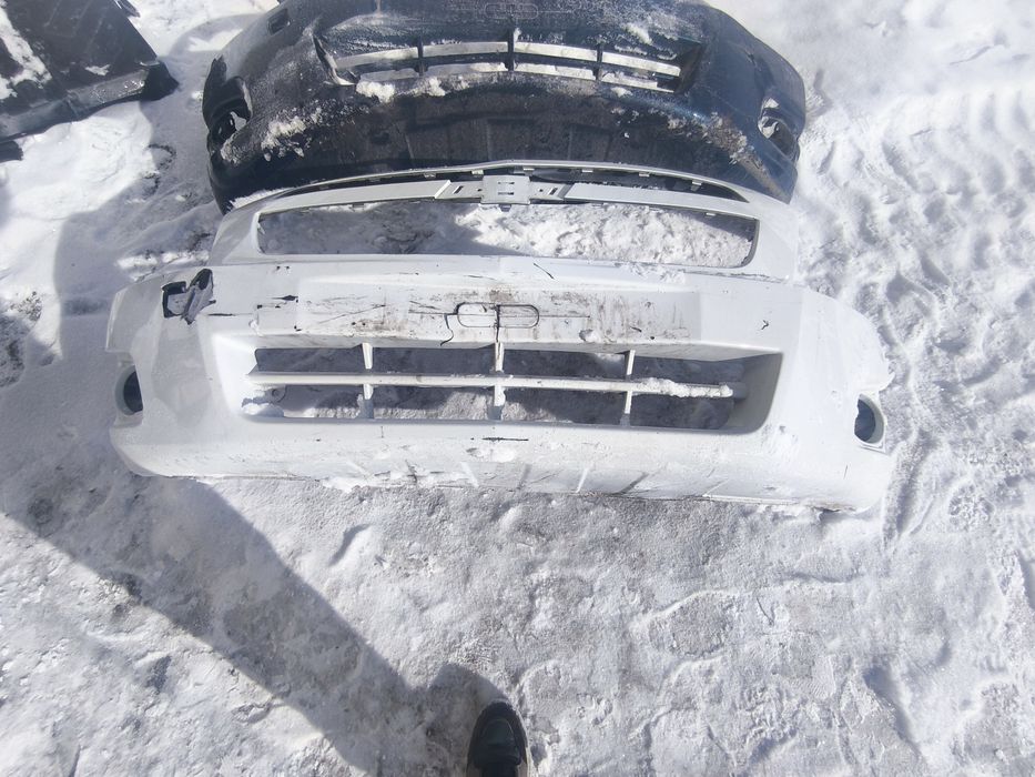 Продам б/у бампер кобальт